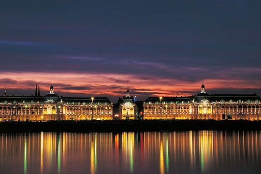 Le Port de la Lune à Bordeaux