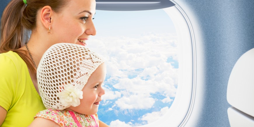 Comment bien voyager en avion avec enfant ou bébé ?