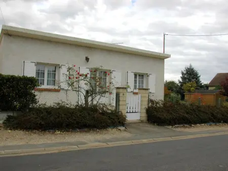 Location gite à Huisseau sur Cosson, Gîte au cœur des châteaux de la Loire, jardin privé, garage, 2 chambres, proche Chambord et Beauval
