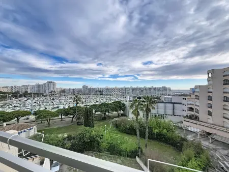 Location appartement à Mauguio, Studio cabine climatisé proche plage avec vue mer