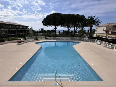 Location appartement à Les Issambres, Appartement T2 avec piscine et vue mer proche plages