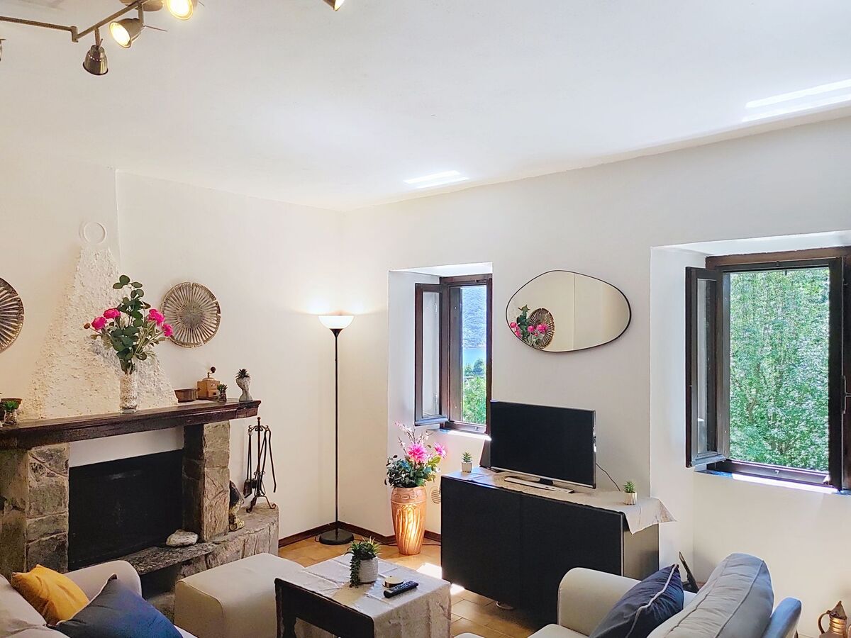 Casa Sul Torrente – Maison 3 niveaux vue lac, San Siro - Photo 7