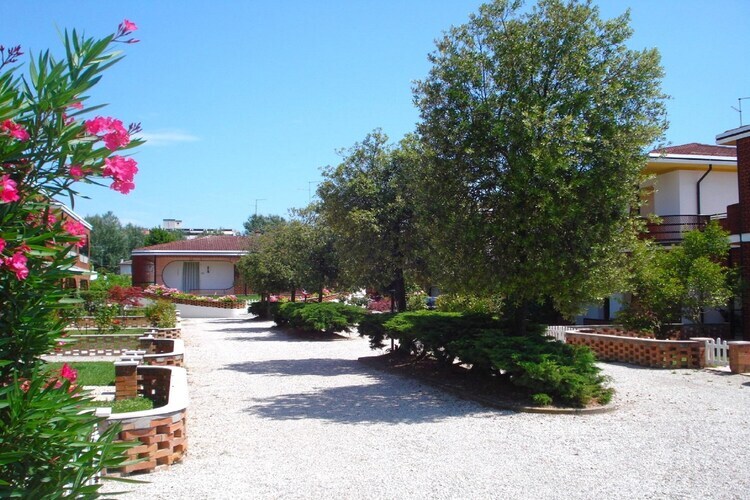 Villa Fabienne 26 - Caorle, piscine et jardin privé - Photo 14