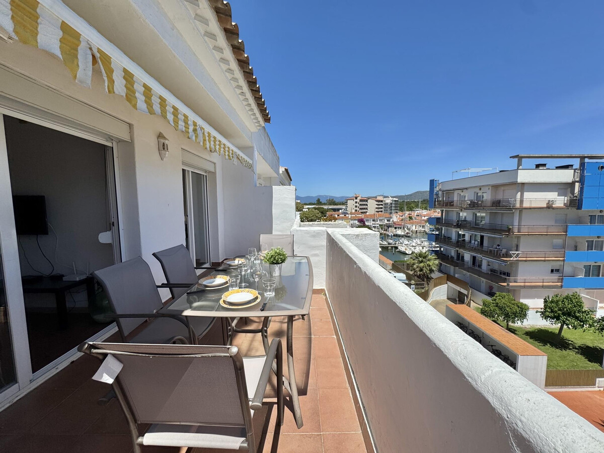 Appartement 1 chambre Roses, piscine et terrasse - Photo 2