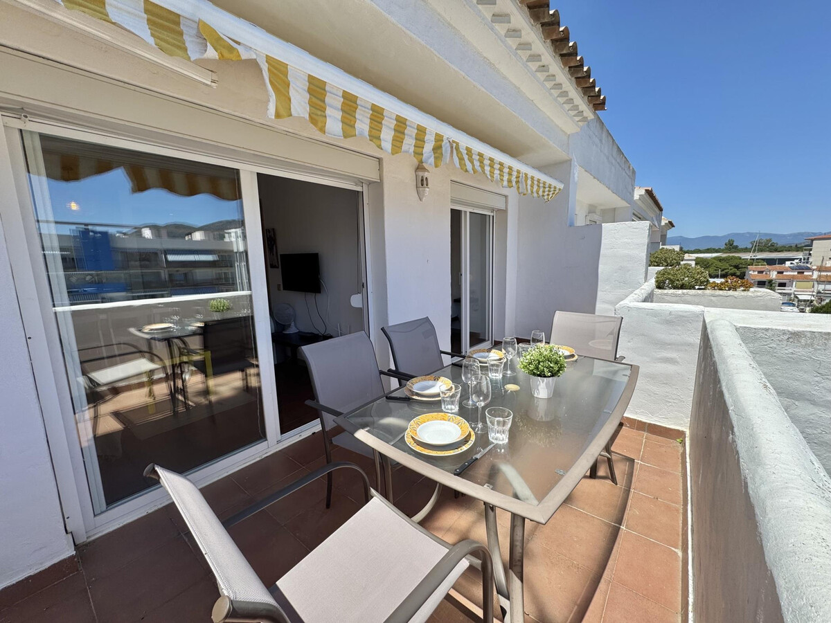 Appartement 1 chambre Roses, piscine et terrasse - Photo 5