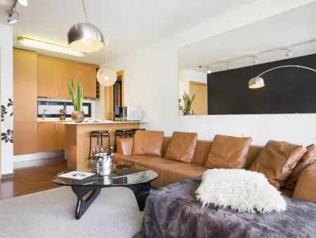 Location appartement à Barcelone, Appartement pour Cadres à Sarrià – Pedralbes: Confort, Parking et Proximité Metro