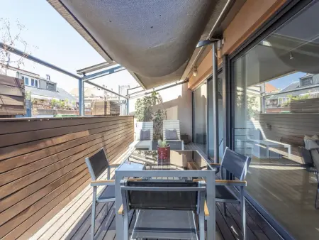 Location appartement à Barcelone, Penthouse à Barcelone avec Terrasse Privée - 3 Chambres, 2 Salles de Bain, Proche Métro