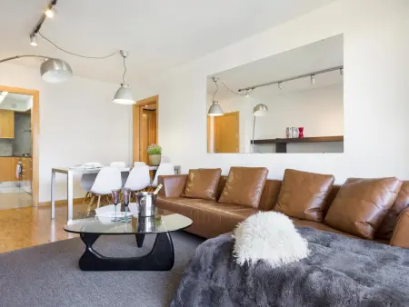 Appartement 3 chambres avec balcon et métro à proximité : photo 12