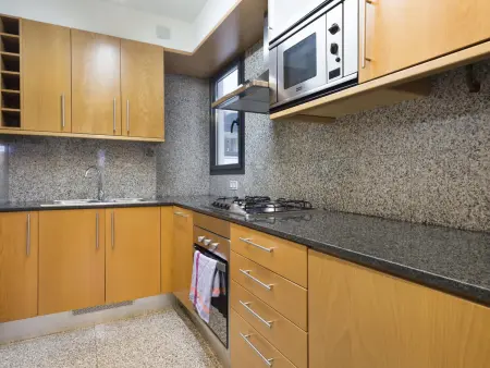 Appartement 3 chambres avec balcon et métro à proximité : photo 15