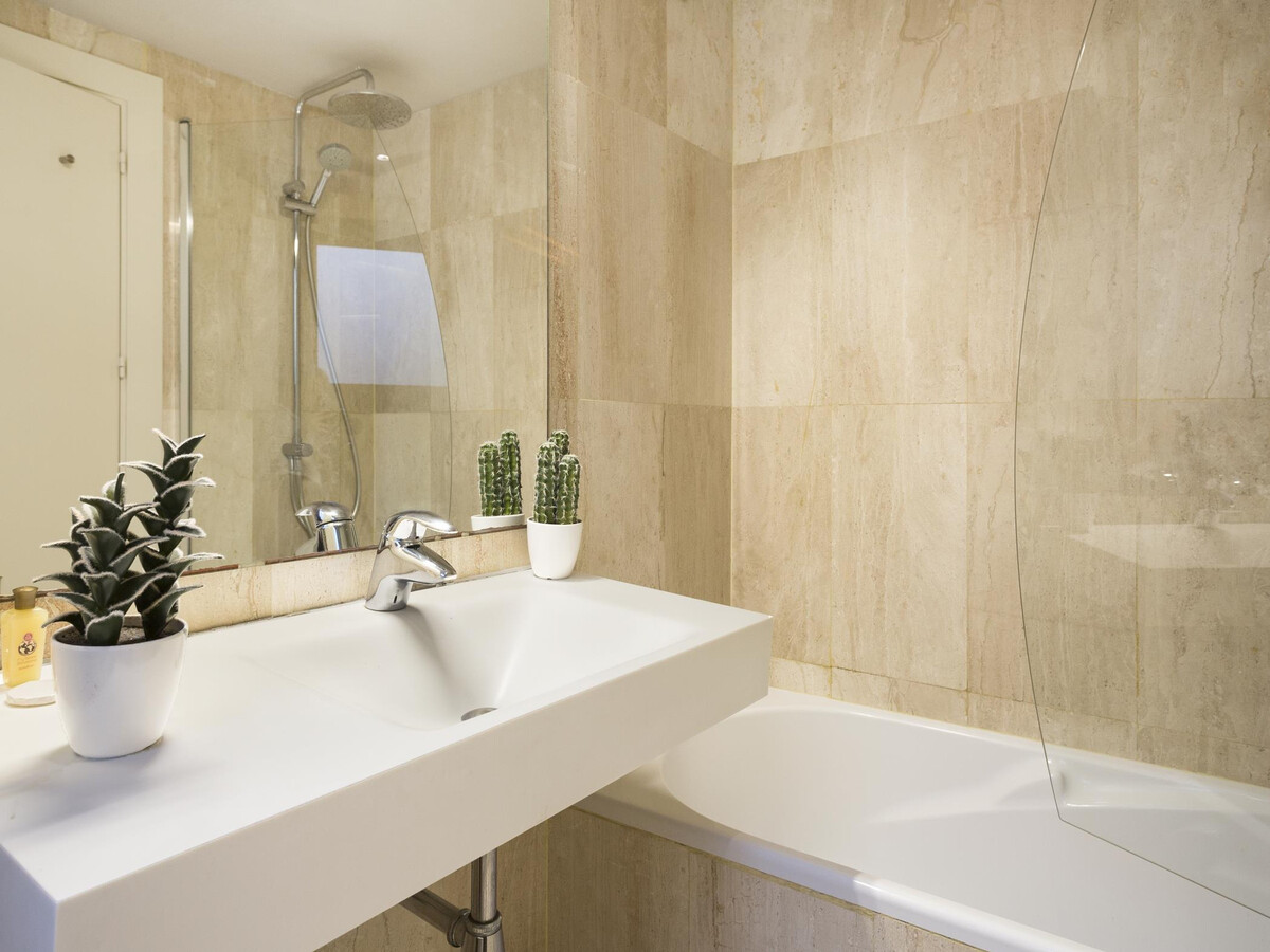 Duplex 100 m² avec piscine privée pour 10 à Barcelone - Photo 17