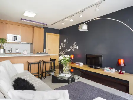 Appartement chic au centre-ville avec terrasse et climatisation - Photo 3