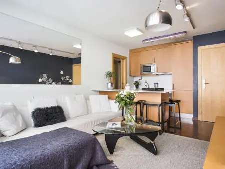 Appartement chic au centre-ville avec terrasse et climatisation - Photo 6