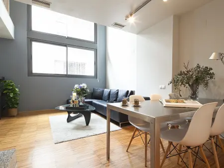 Location appartement à Barcelone, Appartement Duplex Idéal au Centre de Barcelone, 4 Chambres, Proche du Parc Guell