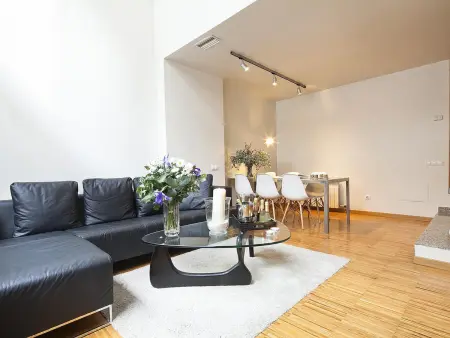 Appartement Duplex Idéal au Centre de Barcelone, 4 Chambres, Proche du Parc Guell - Photo 2