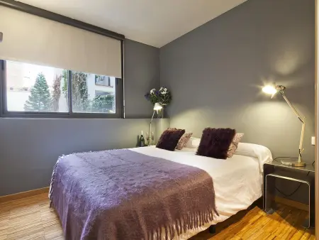 Appartement Duplex Idéal au Centre de Barcelone, 4 Chambres, Proche du Parc Guell - Photo 3