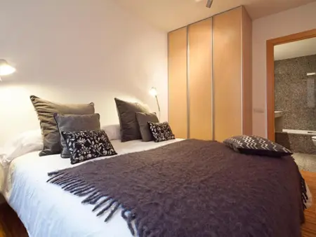 Appartement Duplex Idéal au Centre de Barcelone, 4 Chambres, Proche du Parc Guell - Photo 5