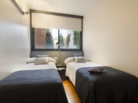 Appartement Duplex Idéal au Centre de Barcelone, 4 Chambres, Proche du Parc Guell - Photo 10