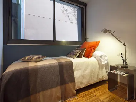 Appartement Duplex Idéal au Centre de Barcelone, 4 Chambres, Proche du Parc Guell - Photo 11