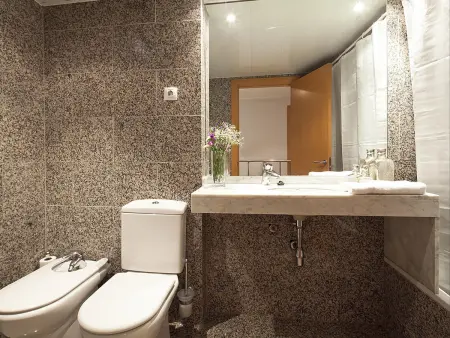 Appartement Duplex Idéal au Centre de Barcelone, 4 Chambres, Proche du Parc Guell - Photo 16