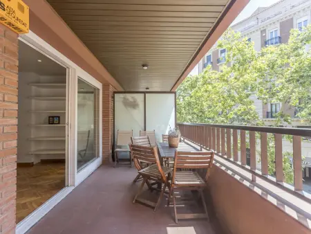 Location appartement à Barcelone, Appartement exécutif spacieux à Bonanova avec terrasse, 4 chambres et 3 salles de bains