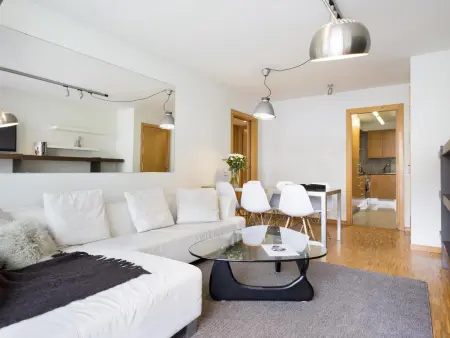 Appartement de 90m² avec 3 chambres, balcon et parking privé dans le centre de Barcelone - Photo 1