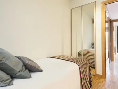 Appartement de 90m² avec 3 chambres, balcon et parking privé dans le centre de Barcelone - Photo 9
