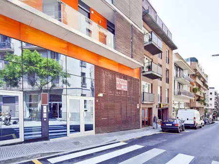 Appartement de 90m² avec 3 chambres, balcon et parking privé dans le centre de Barcelone - Photo 15