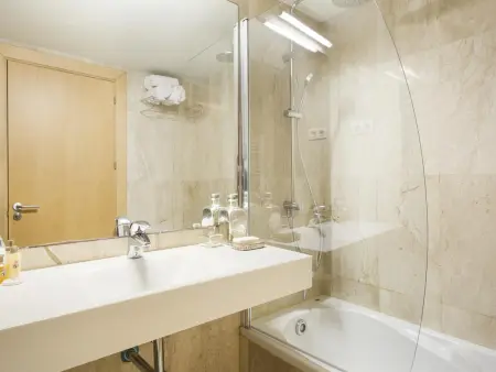 Appartement 70 m² Sant Gervasi, 2 ch., parking & terrasse : photo 14