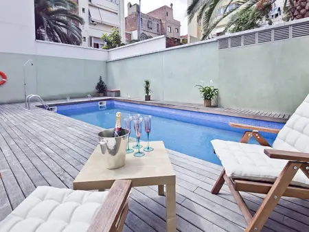 Location appartement à Barcelone, Triplex avec Terrasse et Piscine près de la Sagrada Familia à Barcelone