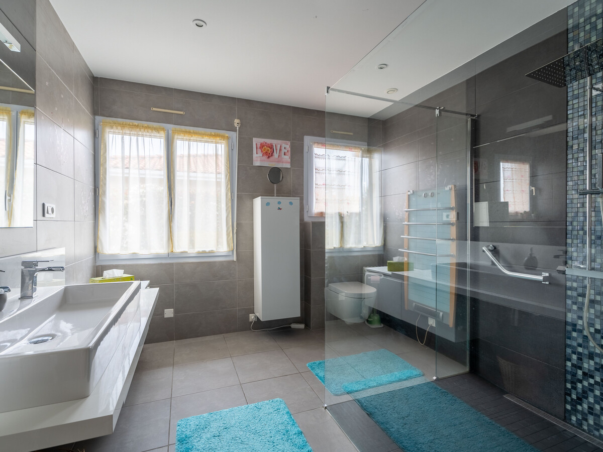Maison climatisée 120 m² - 6 pers, 4 min à vélo du centre - Photo 12