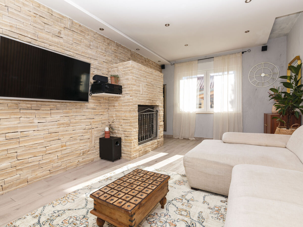 Maison Maro à Dramalj : vue mer et jacuzzi - Photo 14
