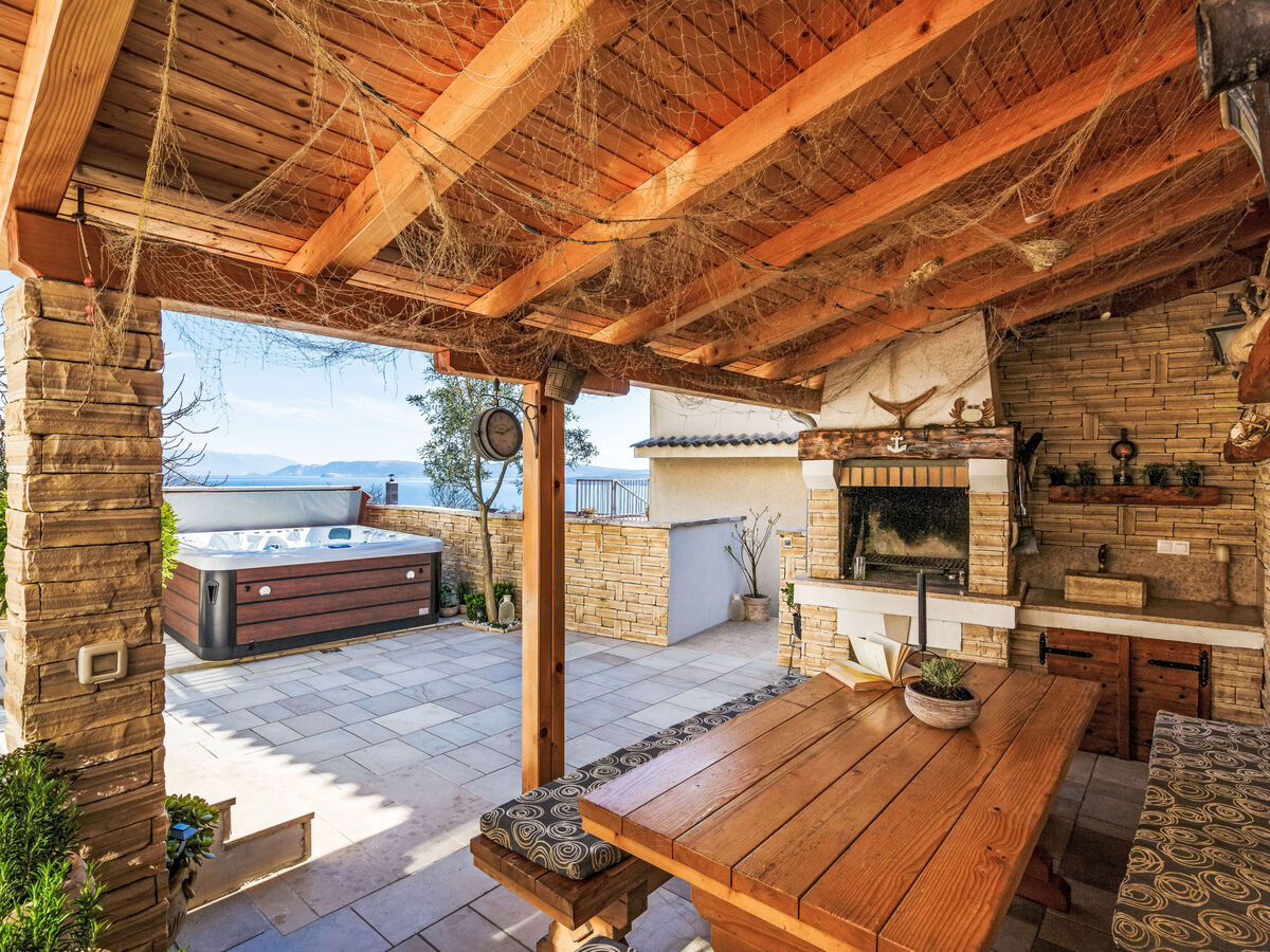 Maison Maro à Dramalj : vue mer et jacuzzi - Photo 20