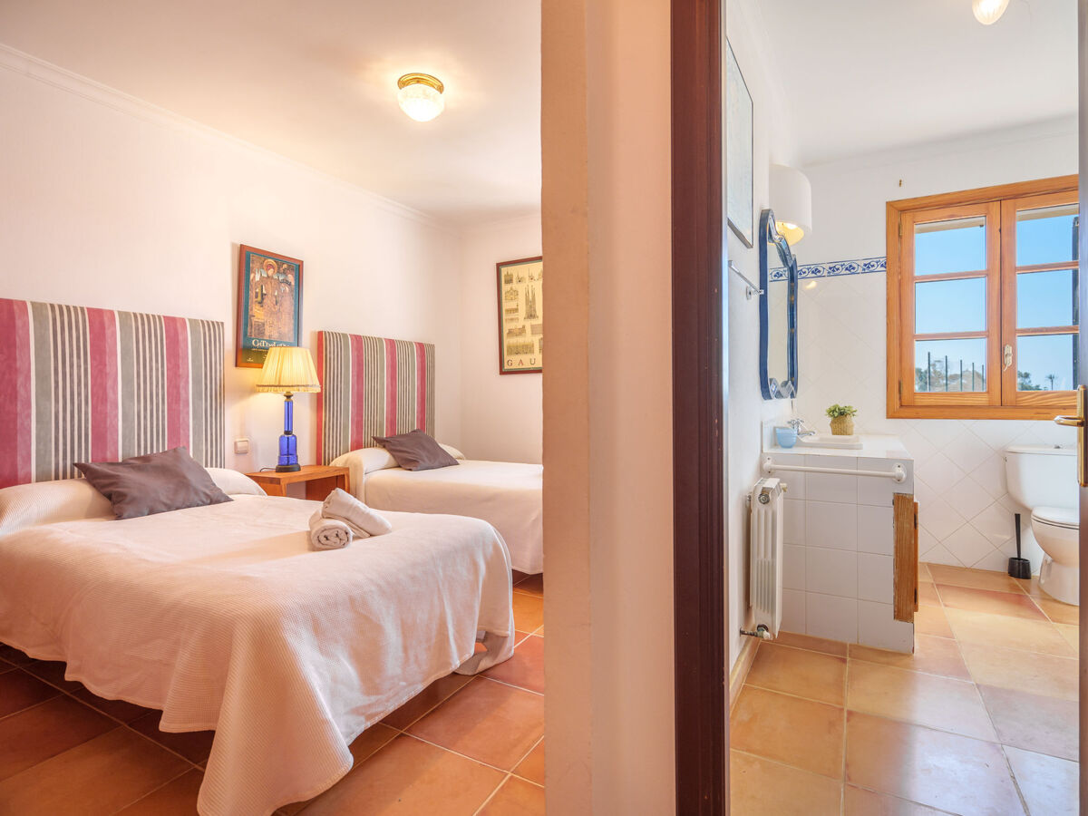 Maison Gran Llombards – piscine privée, 200 m² à 700 m de la mer - Photo 25