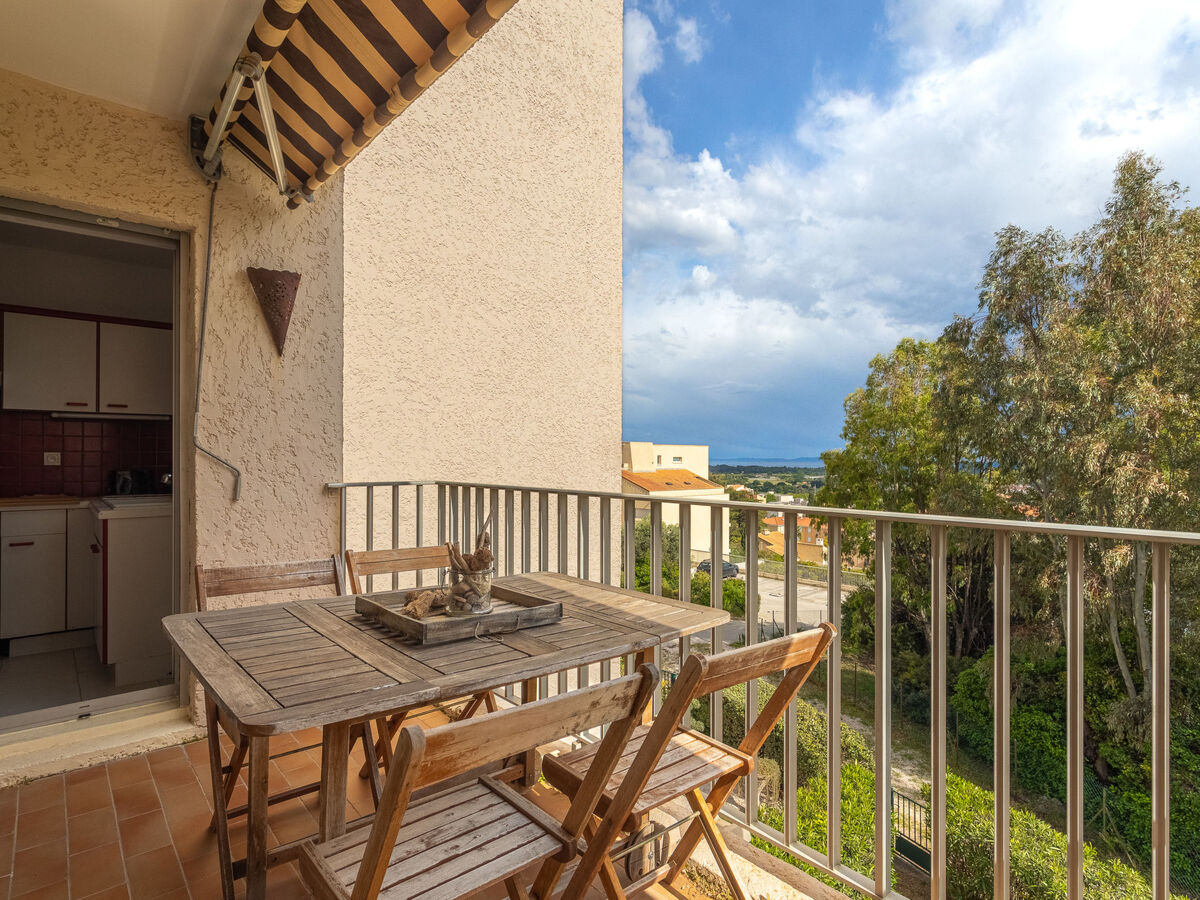 Appartement Le Grand Large, Hyères - Piscine et terrasse - Photo 12