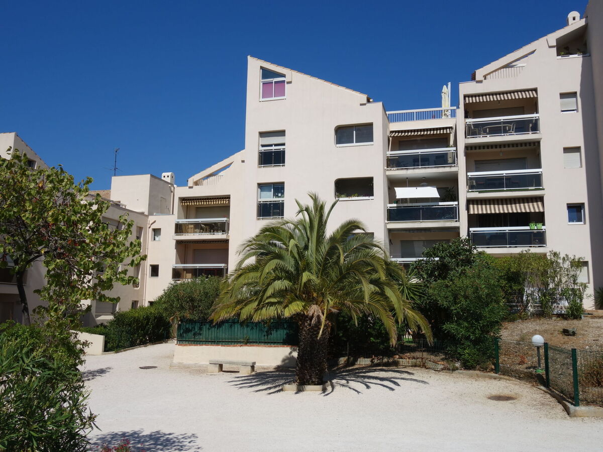 Appartement Le Grand Large, Hyères - Piscine et terrasse - Photo 21