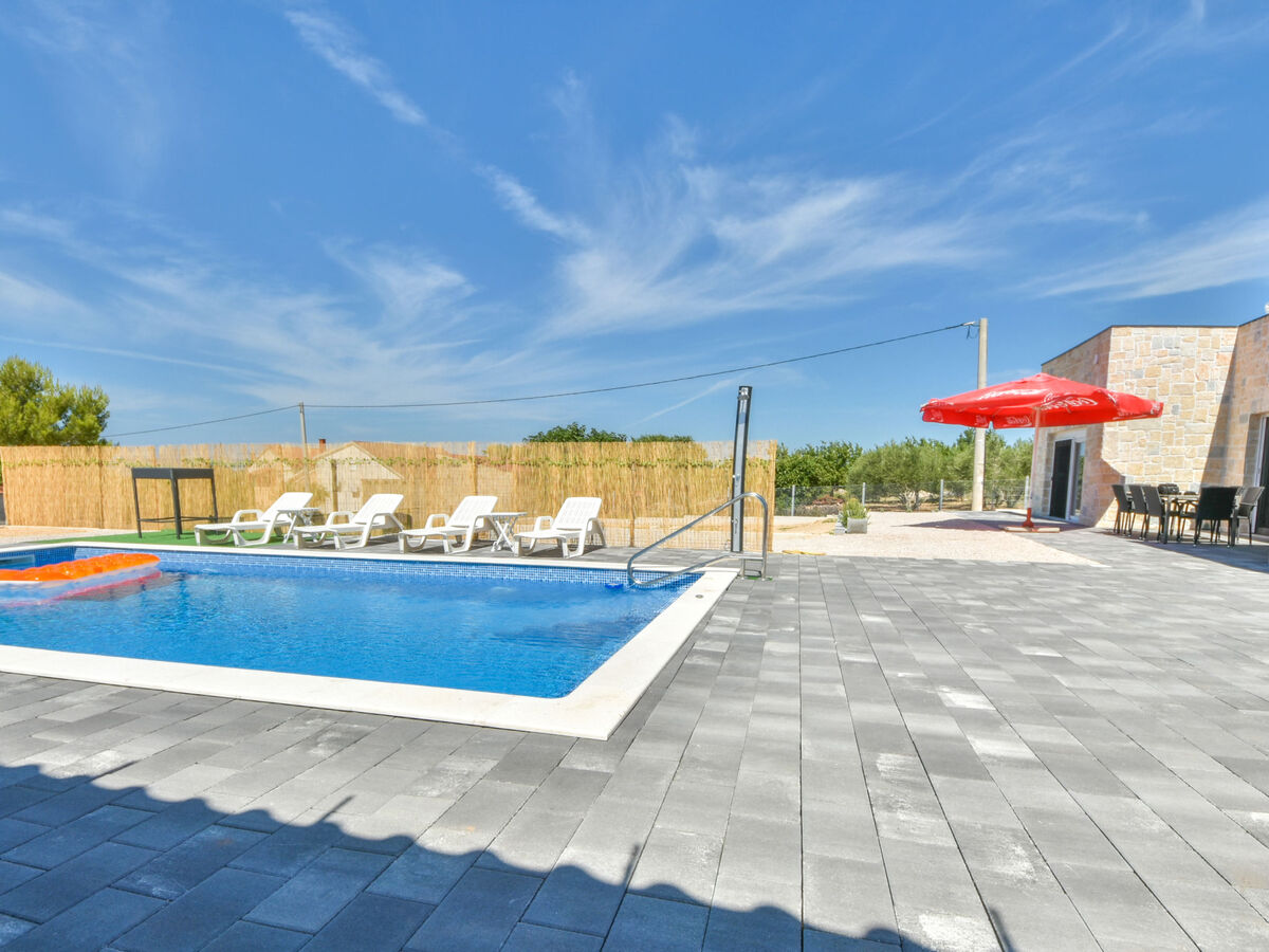 Vulelija Holiday Home, villa moderne piscine chauffée - Photo 2