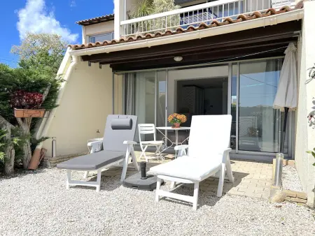 Location appartement à Bormes les Mimosas, Studio 4 Couchages avec Jardin et Piscine à Bormes-les-Mimosas