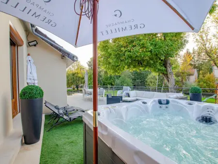Gîte 10 pers. avec spa bord de rivière à Buxeuil : photo 2