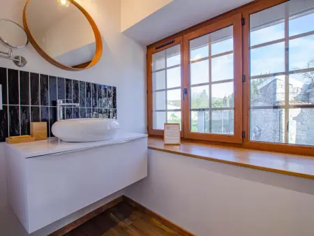 Gîte 10 pers. avec spa bord de rivière à Buxeuil : photo 15