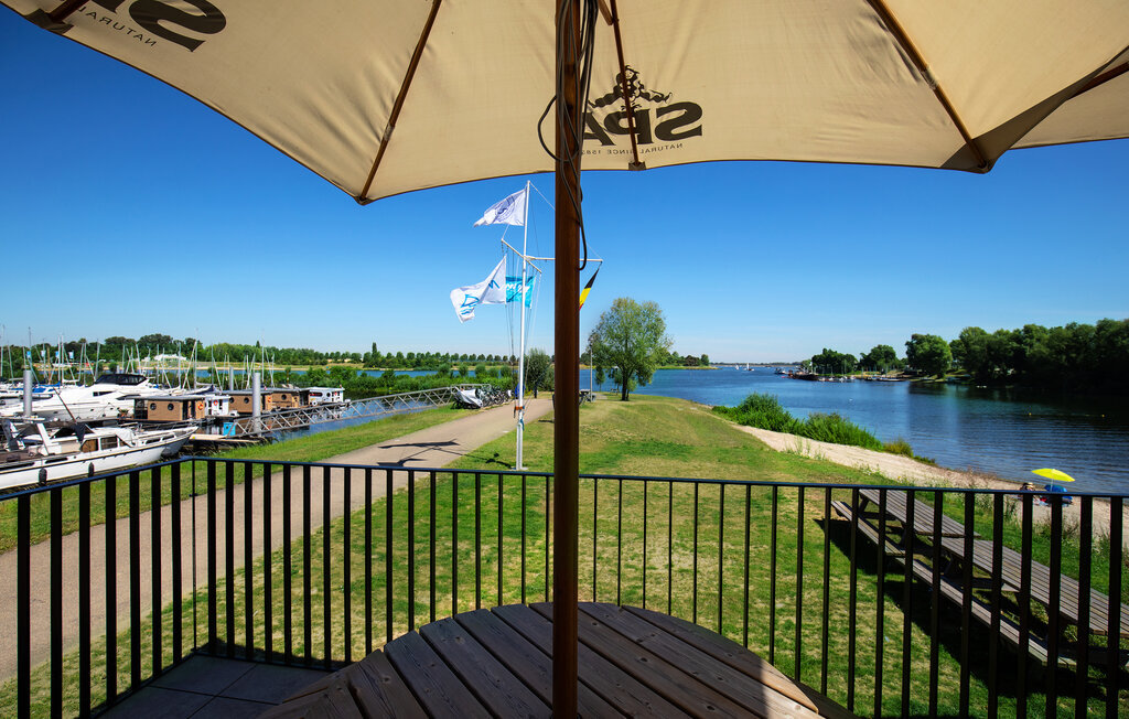 Péniche 47 m² avec terrasse couverte à Kinrooi, vue lac - Photo 2