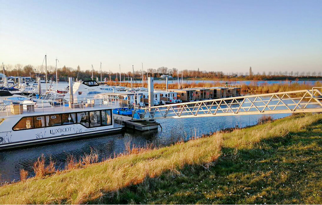 Péniche 47 m² avec terrasse couverte à Kinrooi, vue lac - Photo 9