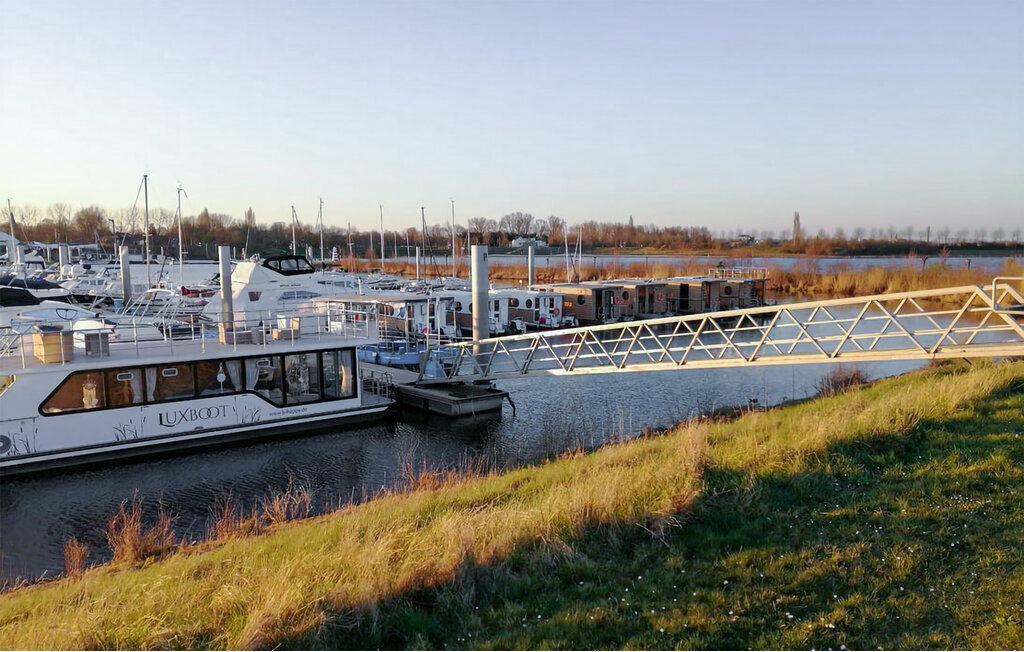 Péniche 2 chambres avec terrasse couverte à Kinrooi - Photo 9