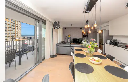 Appartement vue mer, plage privée et piscine à Ostende, 6 pers. : photo 2