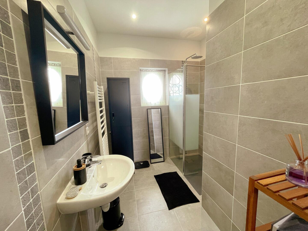 Gîte rénové 8 pers., salle de jeux, jardin clos à Courçay - Photo 12