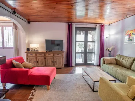 Maison avec piscine privée et jardin de 1300 m² à Roquebrune-sur-Argens : photo 3