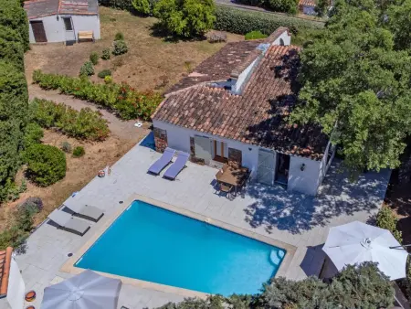 Maison avec piscine privée et jardin de 1300 m² à Roquebrune-sur-Argens : photo 9
