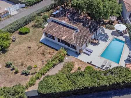 Maison avec piscine privée et jardin de 1300 m² à Roquebrune-sur-Argens : photo 11