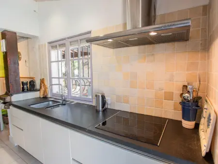 Maison avec piscine privée et jardin de 1300 m² à Roquebrune-sur-Argens : photo 18