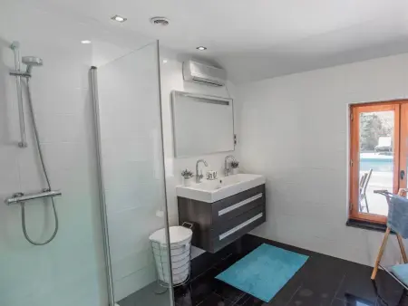 Maison avec piscine privée et jardin de 1300 m² à Roquebrune-sur-Argens : photo 22