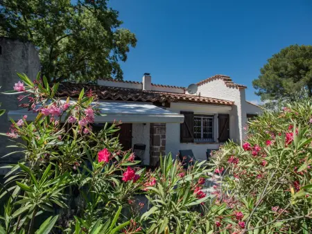 Maison avec piscine privée et jardin de 1300 m² à Roquebrune-sur-Argens : photo 30